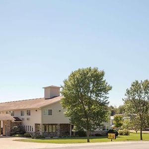 Super 8 By Wyndham Cresco Ia Hotell Exterior photo