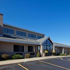 AmericInn by Wyndham Hartford WI Exterior photo