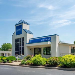 Travelodge By Wyndham Essington / Philadelphia Airport Exterior photo