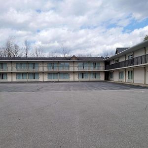 Days Inn By Wyndham Birch Run Exterior photo