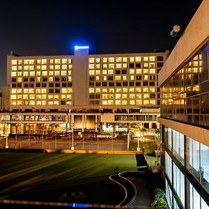 Wyndham Ahmedabad Shela Hotell Exterior photo