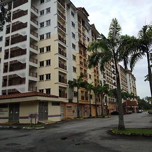 Bukit Merah Suria Apartment Buruk Suria Apartment Simpang Ampat Semanggol Exterior photo