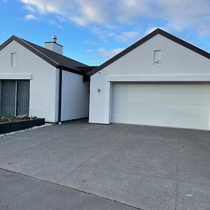 Stunning park side holiday home Christchurch Exterior photo
