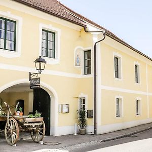 Kaiser'S Hof Aparthotel Strass  Exterior photo