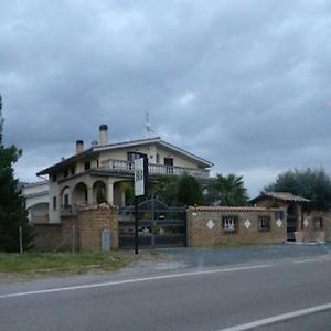 Novadomus Hotell Corfinio Exterior photo