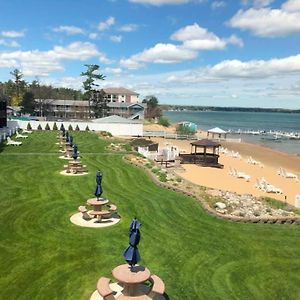 The Beach Haus - Traverse City Hotell Exterior photo