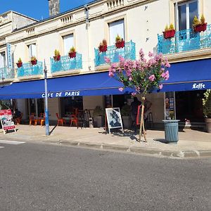 Cafe De Paris Hotell Lesparre-Médoc Exterior photo