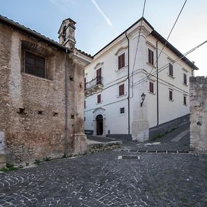 Casa Senatore Leilighet Capestrano Exterior photo