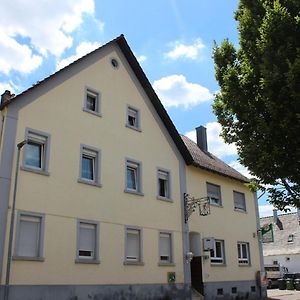 Gasthaus Zum Ritter Hotell Karlsdorf-Neuthard Exterior photo