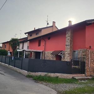 A Casa Di Luca Hotell Mediglia Exterior photo