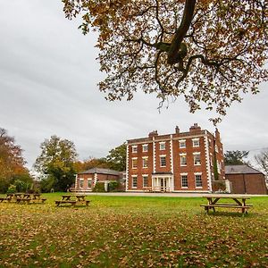 Yha Chester Trafford Hall Vandrerhjem Dunham-on-the-Hill Exterior photo