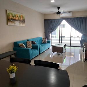 Kh Water Park Manhattan Condo Ipoh Homestay Kampong Pinji Exterior photo