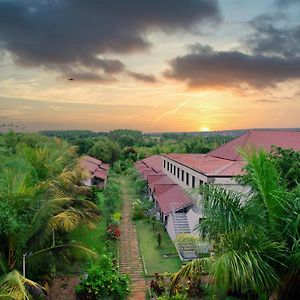 Sterling Banashree Badami Hotell Exterior photo