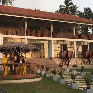 Isamar Front Beach Hotell Marawila Exterior photo