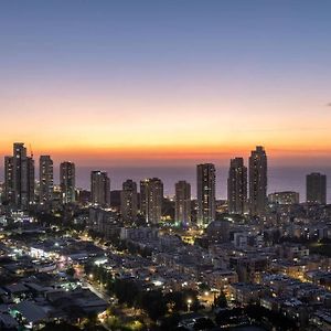 Luxury Highrise Oceanview Apt Leilighet Bat Yam Exterior photo