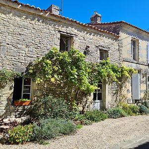 La Maison Du Commandeur Hotell Maine-de-Boixe Exterior photo