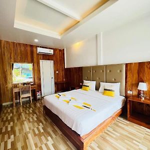 Kinjo Park Park Pool Delux1 Single Bed Hotell Sichon Exterior photo