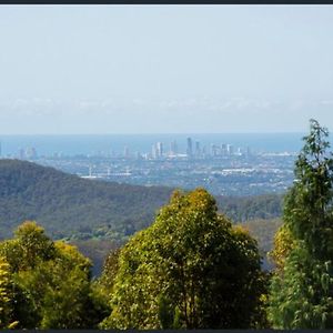 Spectacular Gold Coast Skyline Views Hotell Mount Tamborine Exterior photo