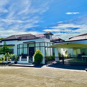 Big & Homey In Exclusive Village Davao City Exterior photo