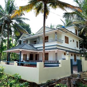 Crystal Palace Homestay - Near Kuruva Island - Wayanad Mananthavady Exterior photo