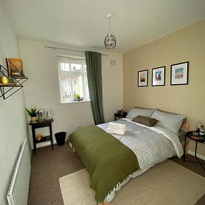 Cheerful And Cosy Double Room Belfast Exterior photo