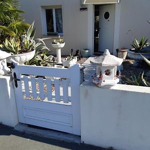 Chambre Lit Double Dans Pavillon , Chez Lilyanne Leilighet Tonnay-Charente Exterior photo