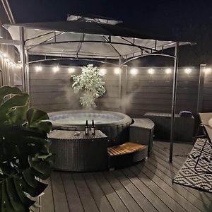 The Pod Unique & Stylish Luxury Accommodation With Hot Tub Swanlinbar Exterior photo