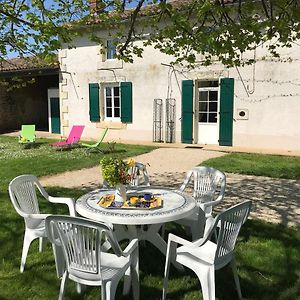 Les Petites Chaumes Villa Champagné-le-Sec Exterior photo