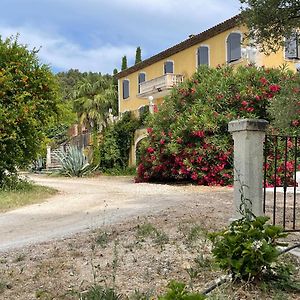 Bastide Du Defends Hotell Pertuis Exterior photo