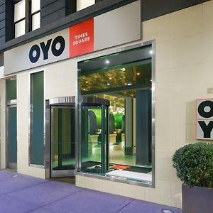 Oyo Times Square Hotell New York Exterior photo
