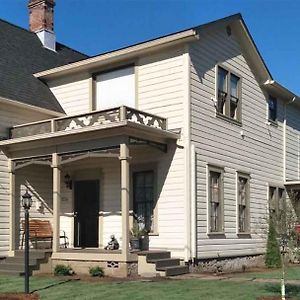 Historical John Rast House Circa 1875 Hotell Roseburg Exterior photo