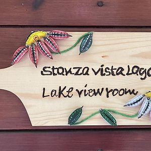 Stanza Con Terrazzo Vista Lago - Lakeholiday It Hotell Castel di Tora Exterior photo