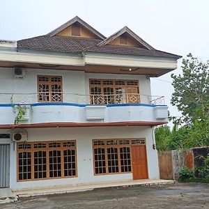 Oyo 92659 Wisma Deli Syariah Hotell Pangkadjene Exterior photo