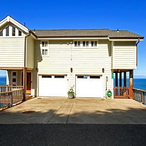 Spectacular Ocean View Penthouse By Oceanviewhottubs Oceanfront! Shelter Cove, Ca Tesla Ev Station Exterior photo