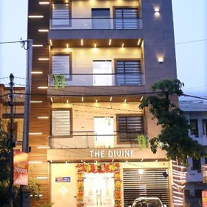 The Divine- शानदार कमरे के साथ Hotell Pānīpat Exterior photo