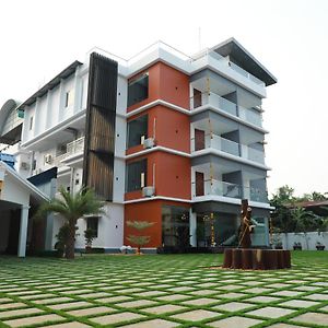 Achoos Residency Hotell Tiruvalla Exterior photo