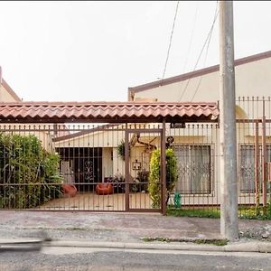 Casa Sarita - Cerca Del Juan Castro, Hospital Y Tribunales Quesada  Exterior photo