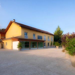 Domaine Chloe Du Lac Leilighet Montferrat  Exterior photo