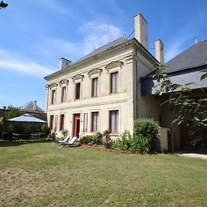 Domaine Des Roses Bed & Breakfast Vaudelnay Exterior photo