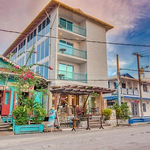 Azul Bocas Town Hotell Exterior photo