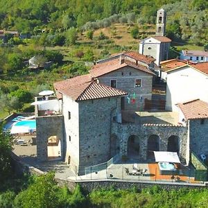 Flat With Heated Hot Tub And Shared Pool Leilighet Casola in Lunigiana Exterior photo