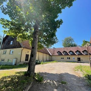 Pargi Maja Hotell Viljandi  Exterior photo