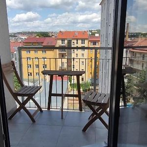 Brand New Two Room Apartment #64 In Elite Rezidence With Free Secure Parking Praha Exterior photo