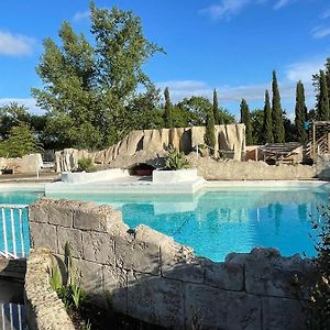 Gites Studio De Tourisme Du Domaine Piscine Spa Balneo Lescout Exterior photo