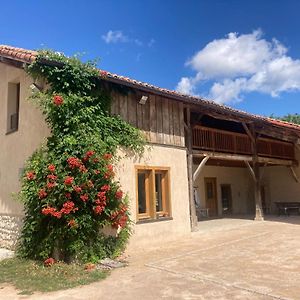 Les Gites De La Ferme De Pérouges Exterior photo