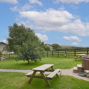 Higher Treliver Farmhouse Villa Saint Wenn Exterior photo