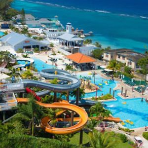 Beaches Ocho Rios Hotell Exterior photo