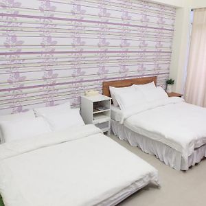 Mei Hsiao Yuen Hostel Taichung Room photo