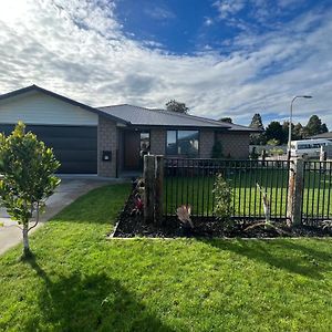 Convenient And Comfortable Waitara Villa Exterior photo