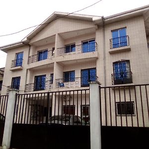 Bel Appart Meuble A Yassa, Douala / Nice Appartment Just 2,5 Km From The Japoma Stadium Exterior photo